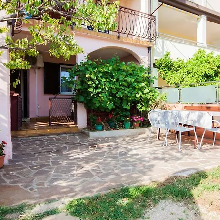 בית הארחה Dara אומאג